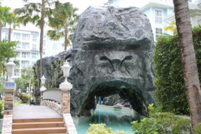 Grand Florida芭提雅带免费游泳池温泉和健身房和办公区水上花园公寓E208